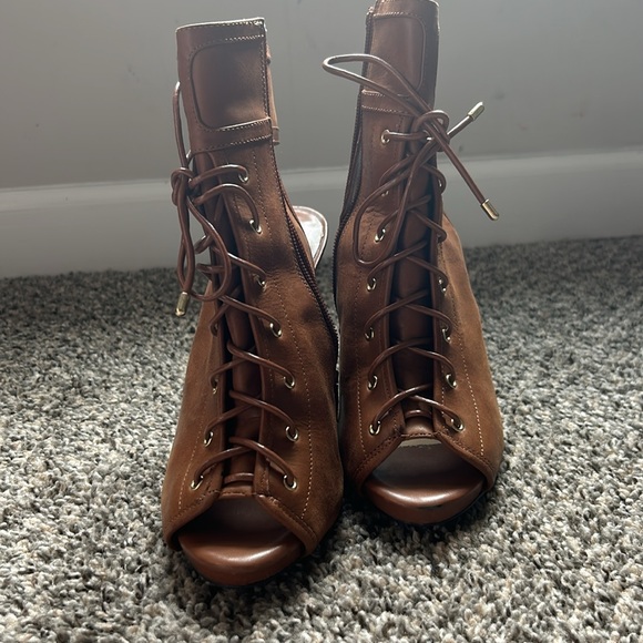 Gently used Gianni Bini heels. - Picture 2 of 4